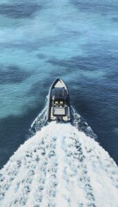Noleggio gommone di lusso Sea Luxury con vista Capri