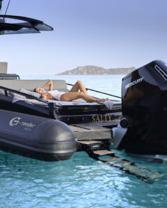 Gommone di lusso Sea Luxury in acque turchesi della Costiera Amalfitana