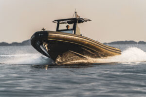Relax a bordo del gommone di lusso Sea Luxury nel Golfo di Salerno
